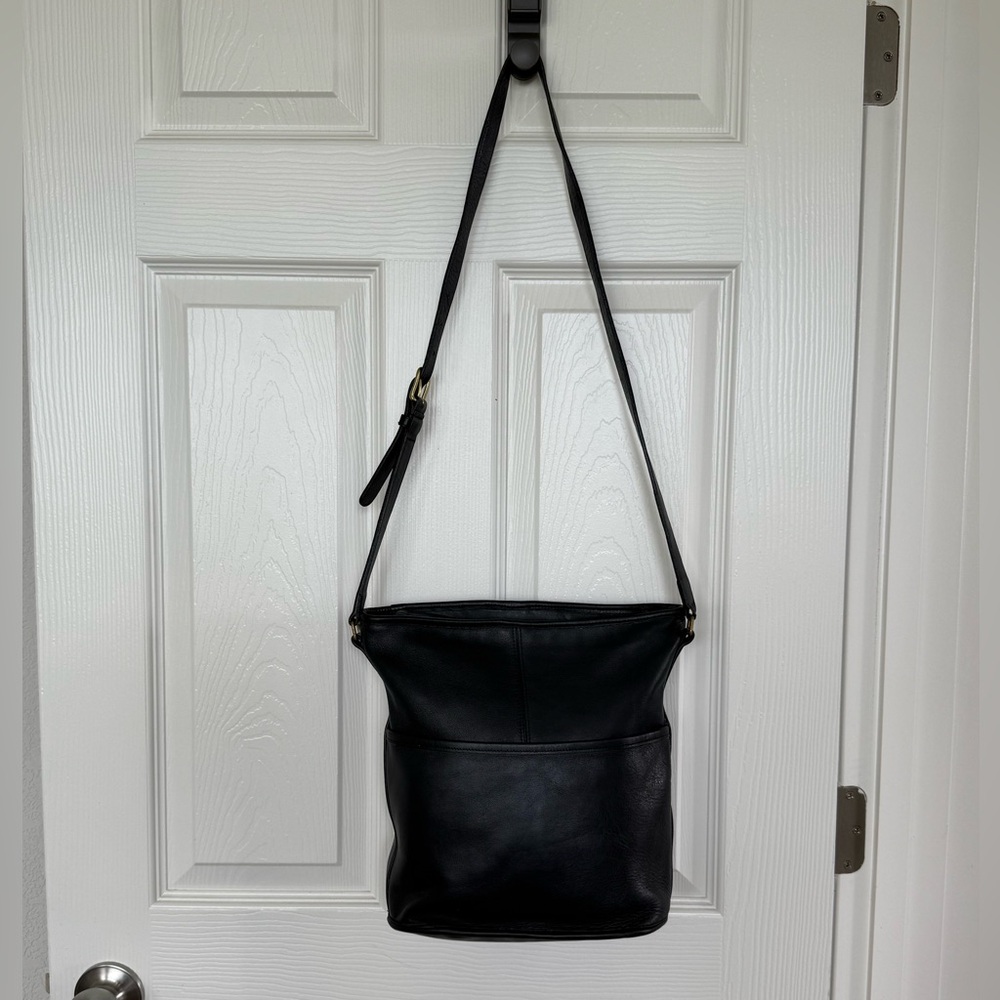 Vintage Coach Navy Leather Shoulder Bag - Picture 2 of 13